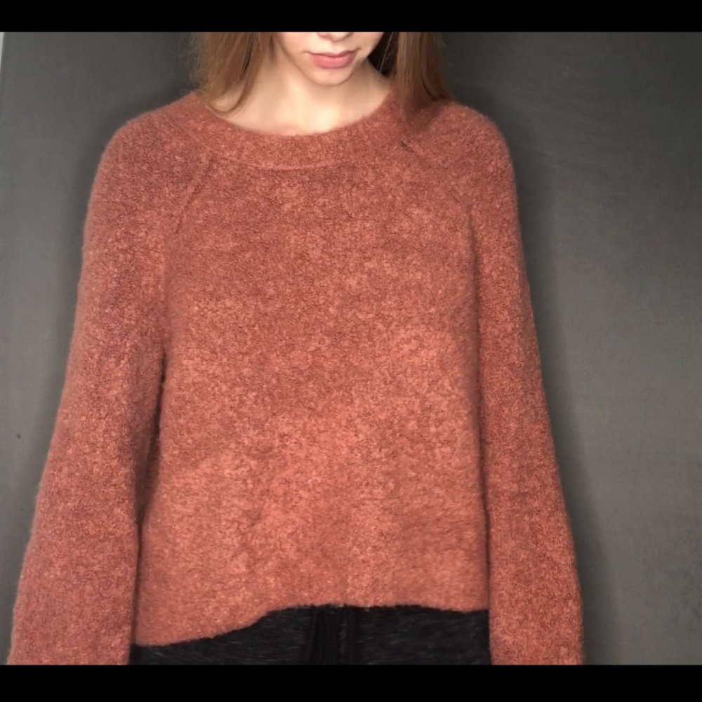 🍣NEW: SUPER SOFT FUZZY SALMON SWEATER🍣